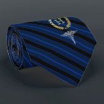 Medizinisches berufliches gerahmtes Monogramm-Blau Krawatte<br><div class="desc">Eine blaue gestreifte personalisierte Krawatte hergestellt zu den medizinischen Fachleuten,  die der erste kennzeichnen oder zum Monogramm des letzten Namens innerhalb eines Imitatgoldwreath.</div>