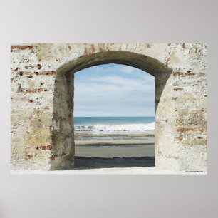 Meer angesehen von einem Torbogen Poster