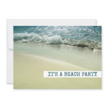 Meer, Sandstrand, sanfte Küstenwellen