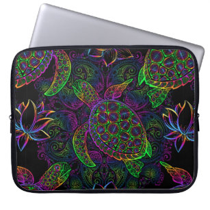 Meeresschildkröte in psychedelischen Multicolorfar Laptopschutzhülle
