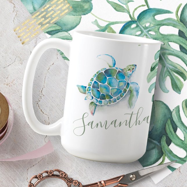 Meeresschildkröte Personalisiert Kaffeetasse (Tropical coffee mugs sea turtle and palm leaf art by Victoria Grigaliunas of Do Tell A Belle)