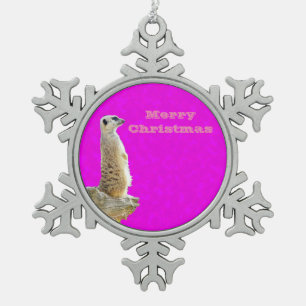 Meerkat auf einer felsigen Kante Schneeflocken Zinn-Ornament