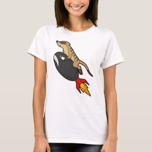 Meerkat im Flug mit Rakete T-Shirt