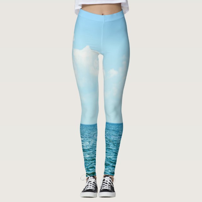 Meerwasser, klarer blauer Himmel. Leggings (Vorderseite)