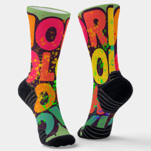 Mehr Farbe Mehr Liebe Spielerei-Typografie-Design Socken