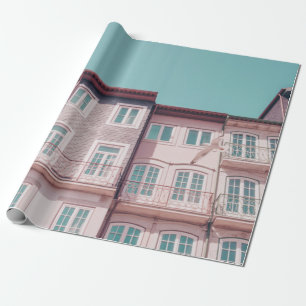 MEHRERE ROSA HÄUSER MIT GLASFENSTERN GESCHENKPAPIER