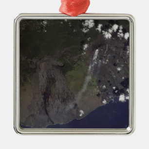 Mehrere Schwaden blasen in Richtung Südsüdwesten Silbernes Ornament