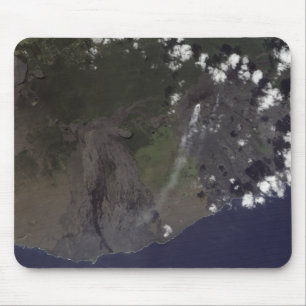 Mehrfacher Federschlag in Richtung zum Mousepad