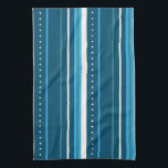 mehrfarbige blaue Streifen Küchentuch<br><div class="desc">Blaue Streifen mit etwas Weiß für Akzente. Eine schöne Ergänzung Ihrer Alltagsküche oder um in einen inspirierten Geschenkkorb für Hanukkah zu kommen. Ein schönes Handtuch,  das in der Küche als Küchentuch oder als Dekorationsstück hart für Sie arbeitet.</div>