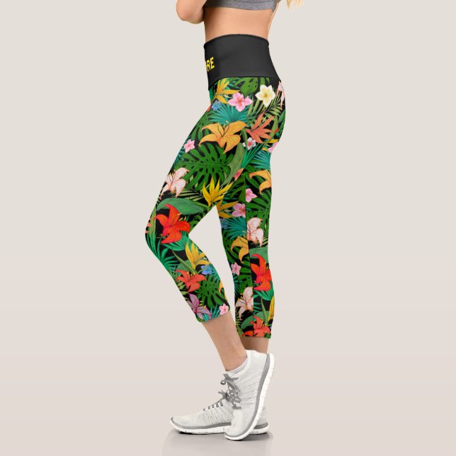 Mehrfarbige Blume & Palm-Blätter auf schwarz Capri Leggings (Links)