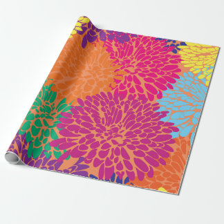 mehrfarbige Chrysanthemen auf orangefarbenem Umhül Geschenkpapier