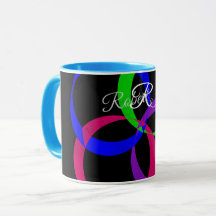 Mehrfarbige geometrische Tasse mit Wechselmuster