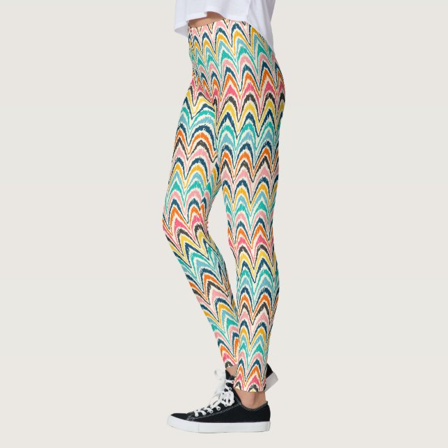 Mehrfarbige Ikat Zickzack Flammen-Stich-Leggings Leggings (Links)
