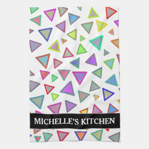 Mehrfarbiges Dreieck-Muster + Individueller Name Küchentuch