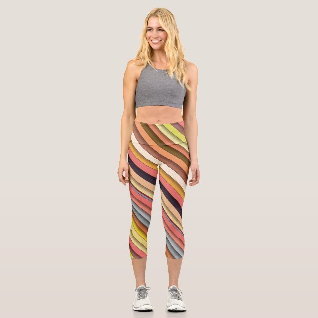Mehrfarbiges geometrisches, einfaches Banddesign Capri Leggings (Vorderseite)