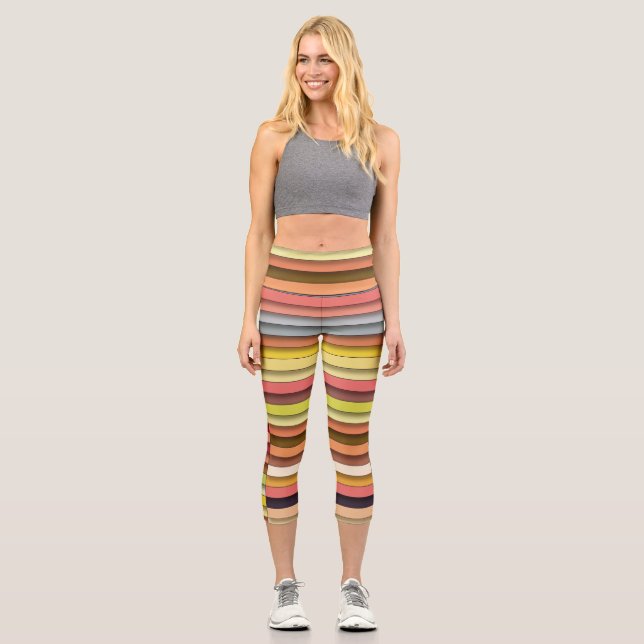 Mehrfarbiges geometrisches, einfaches Banddesign Capri Leggings (Vorderseite)