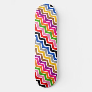 Mehrfarbiges Zigzag Zickzack Muster Skateboard