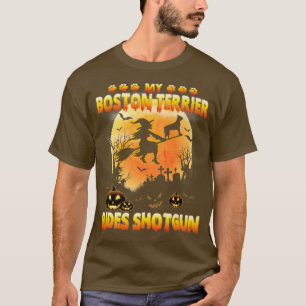 Mein Boston Terrier Rides Shot Hexe Fly Broom Hall T-Shirt