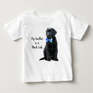 Mein Bruder ist Black Lab - Black Labrador Puppy B Baby T-shirt