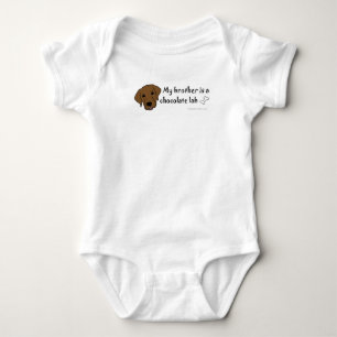 Mein Bruder ist ein Schokolade-Labrador Baby Strampler