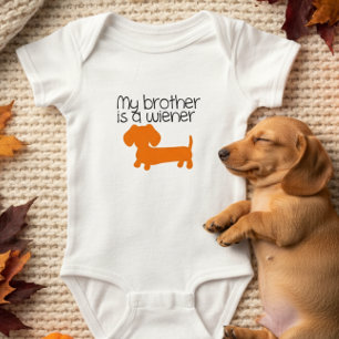 Mein Bruder ist eine Dackel Outfit Baby Ankündigun Strampler