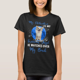 Mein Chihuahua ist der Wächterfeind, den er über m T-Shirt