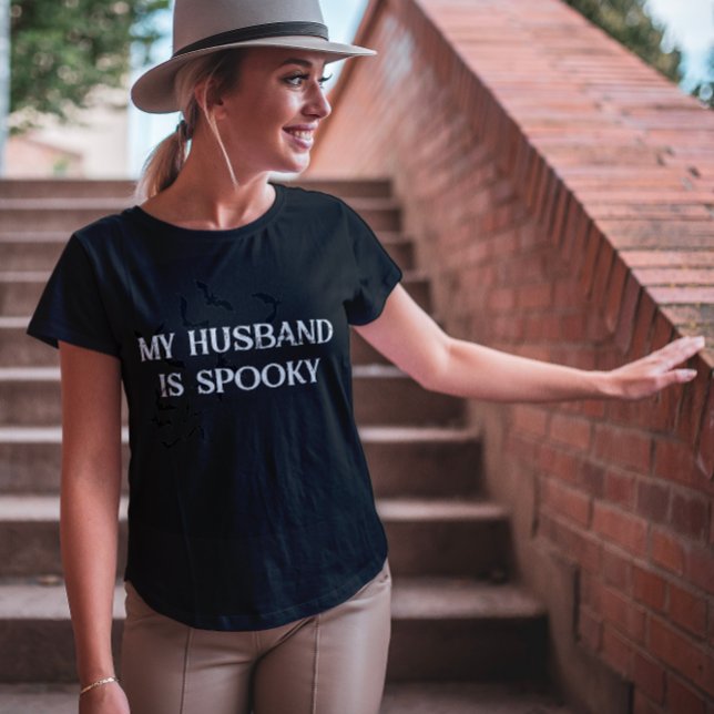 Mein Ehemann ist ein sehr lustiges Halloween T-Shirt (Von Creator hochgeladen)