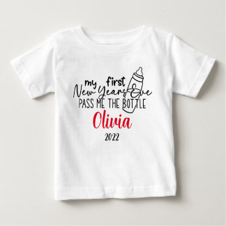Mein erster Silvester hat mir den Flaschennamen ge Baby T-shirt