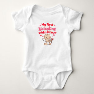 Mein erster Valentinstag war Mama Baby Valentinsta Strampler