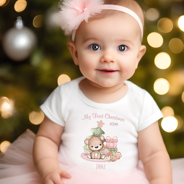 Mein erster Weihnachtsname Bear Pink Weihnachtsbau Baby T-shirt (My First Christmas Name Bear Pink Christmas Tree Baby T-Shirt)
