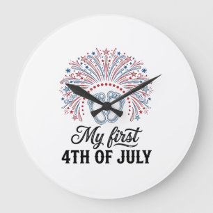 Mein erstes 4. Juli Baby Füße Patriotisches Shirt Große Wanduhr