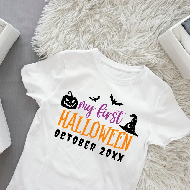 Mein erstes Halloween Niedlicher Säugling Personal Baby T-shirt (Von Creator hochgeladen)
