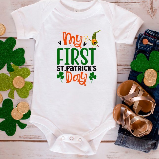 Mein erstes St Patricks Day Gnome Baby Strampler (Von Creator hochgeladen)