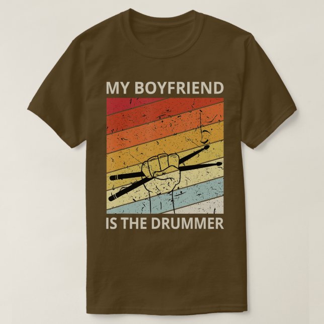 Mein Freund ist das Drummer Drum Player Geschenke T-Shirt (Design vorne)