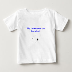 Mein Held trägt einen Kopfhörer! Baby T-shirt