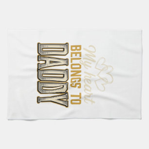 Mein Herz gehört Daddy Vintage-Typografie-Shirt Geschirrtuch