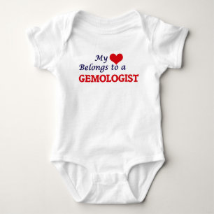 Mein Herz gehört einem Gemologist Baby Strampler