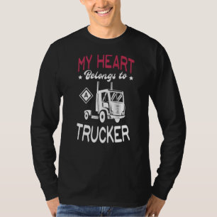 Mein Herz gehört einem LKW-LKW T-Shirt