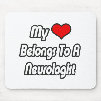 Mein Herz gehört einem Neurologen Mousepad