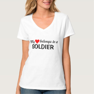 Mein Herz gehört einem Soldaten T-Shirt