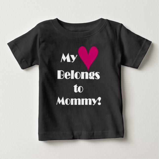 Mein Herz gehört Mama Baby T-shirt (Vorderseite)