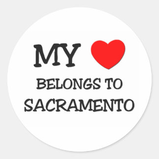 Mein Herz gehört nach SACRAMENTO Runder Aufkleber