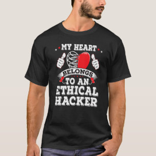 Mein Herz gehört zu einem ethischen Hacker Valenti T-Shirt