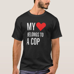 Mein Herz gehört zu einem Polizist Jubiläum Zitat T-Shirt
