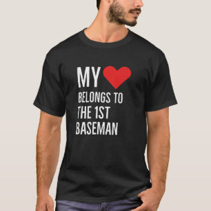 Mein Herz gehört zum Qu zum 1. Baseman-Jahrestag T-Shirt
