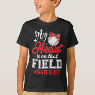 Mein Herz ist auf diesem Feld Baseball-Schwester T-Shirt