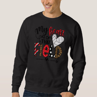 Mein Herz ist auf diesem Feld Volleyball Mama Leop Sweatshirt