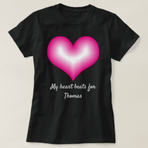 Mein Herz schlägt vor, weil ich den rosa Herz-Indi T-Shirt