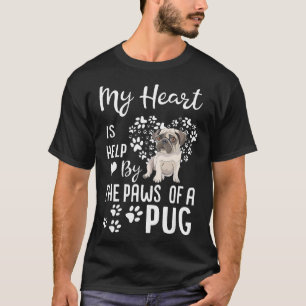 Mein Herz wird von den Pfoten eines Mops in der Fe T-Shirt