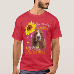 Mein Hund im Sonnenschein mit Sonnenblumen T-Shirt